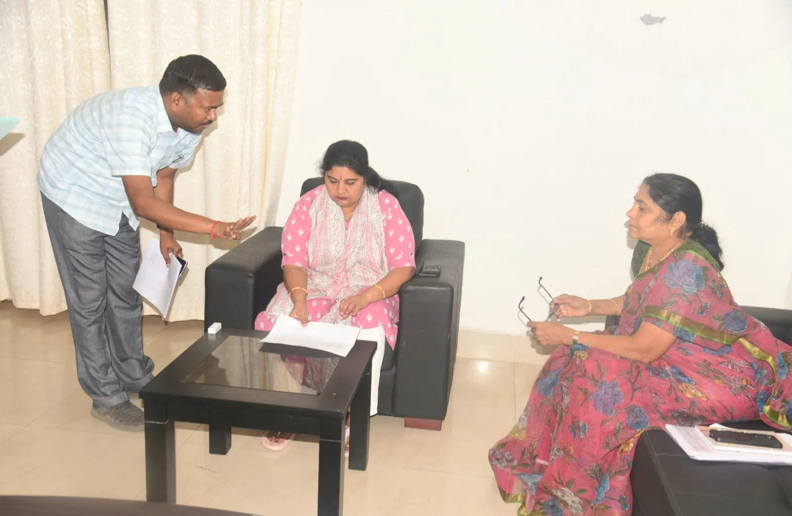 స్థానిక సంస్థల ఎన్నికలకు 74 మంది మైక్రో అబ్జర్వర్లు