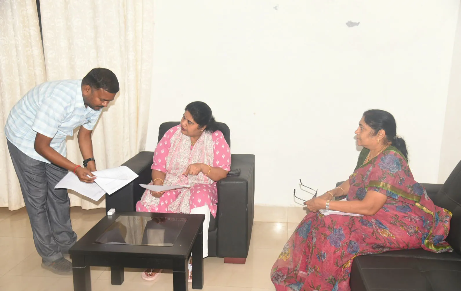 స్థానిక సంస్థల ఎన్నికలకు 74 మంది మైక్రో అబ్జర్వర్లు