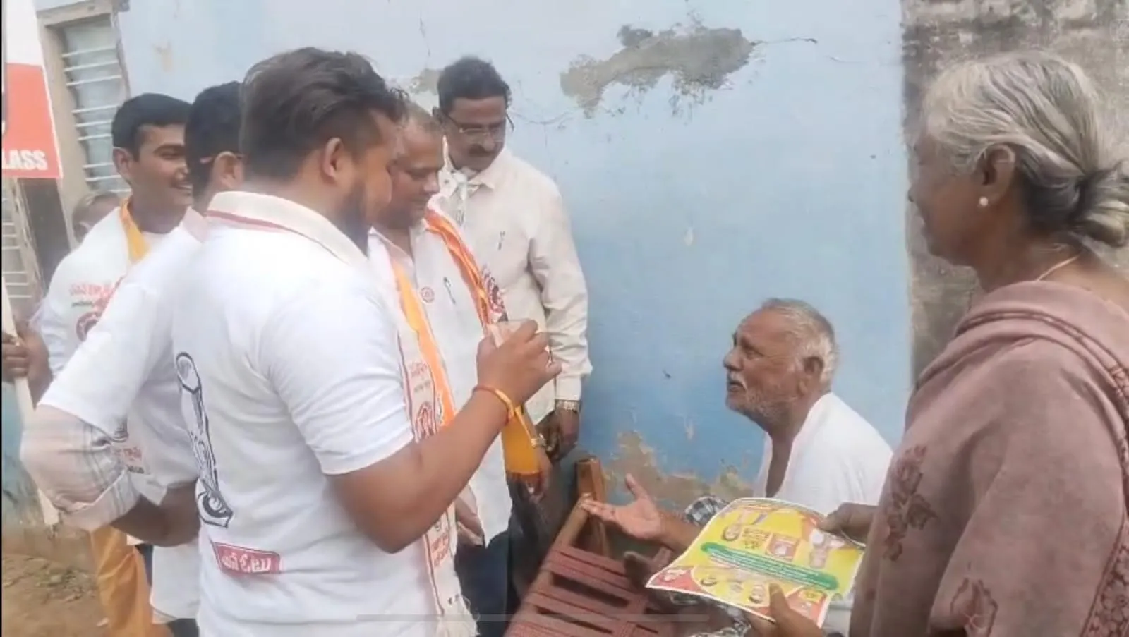కుల్లూరులో జనసేన ఎంపీటీసీ అభ్యర్థి ముమ్మర ప్రచారం