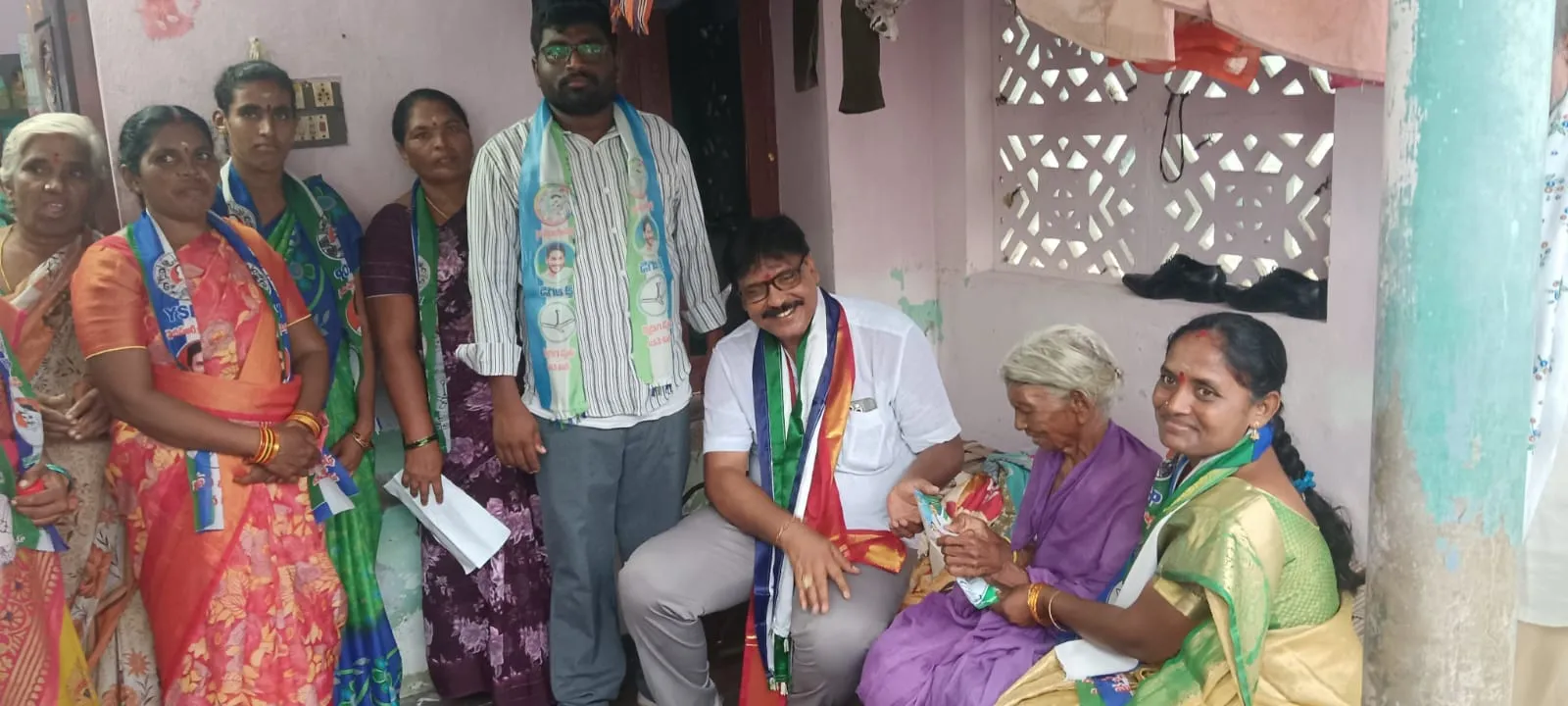 గ్రామాల అభివృద్ధే లక్ష్యంగా వైఎస్సార్సీపీ అభ్యర్థుల ప్రచారం