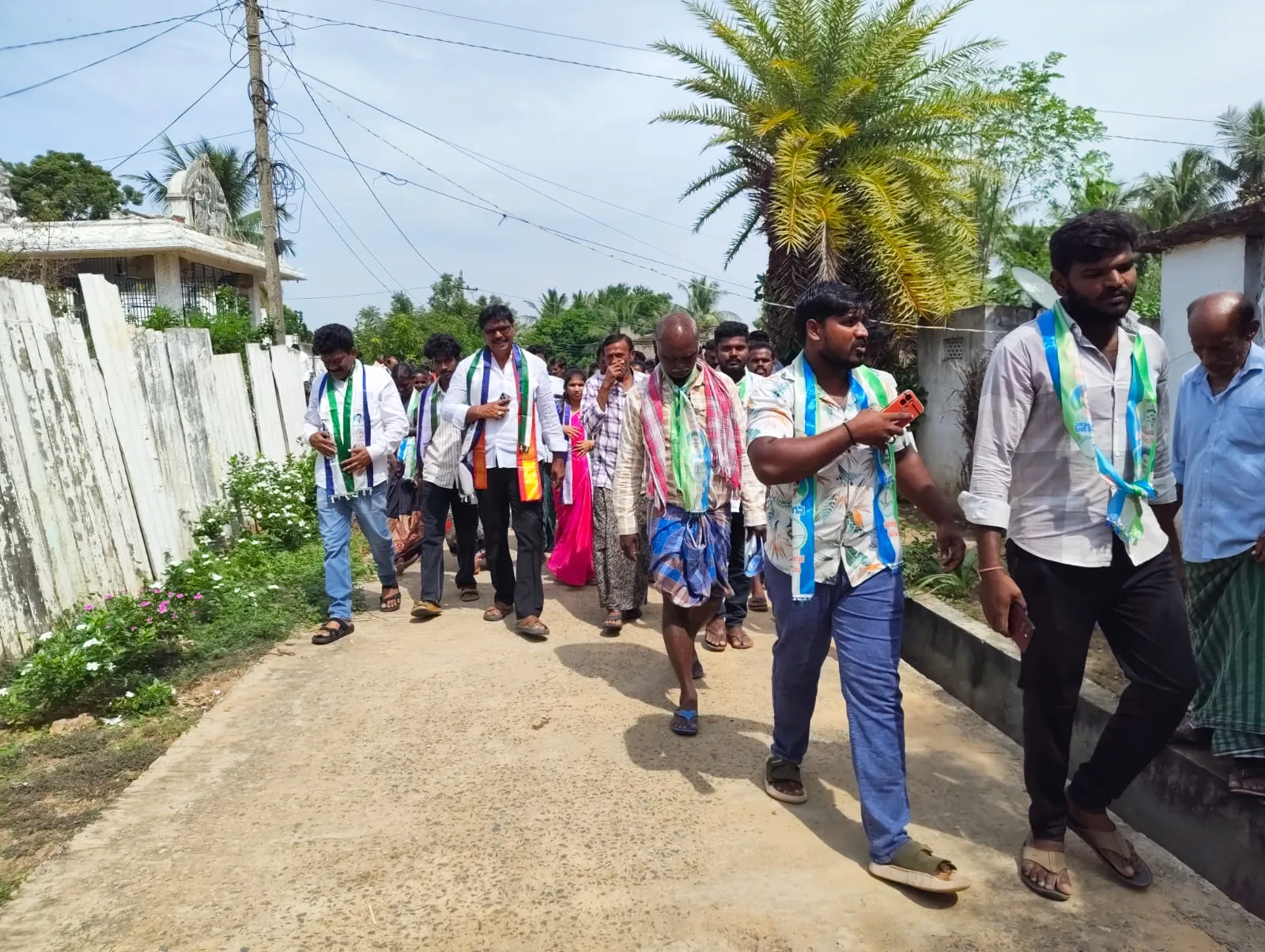 విరువూరులో వైసీపీ ప్రచార హోరు
