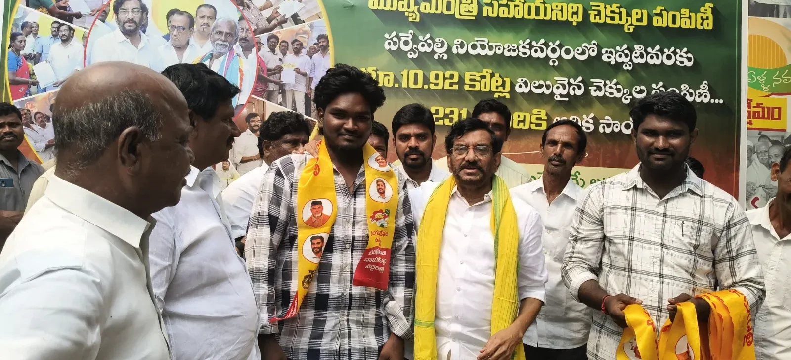 సర్వేపల్లిలో టీడీపీలోకి వెల్లువలా చేరికలు
