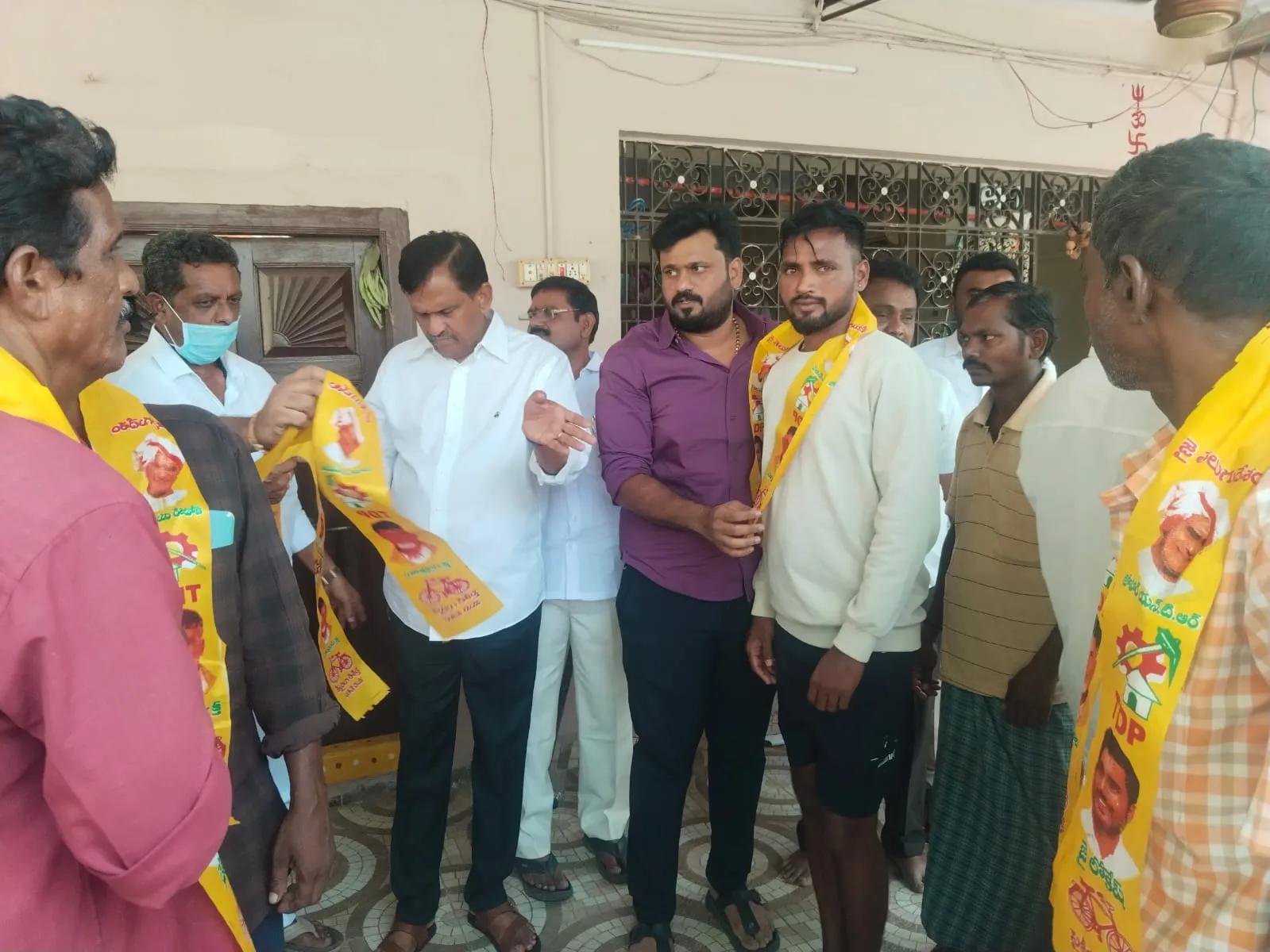 పెనబద్వేల్‌లో టీడీపీలోకి 50 మంది యువత.