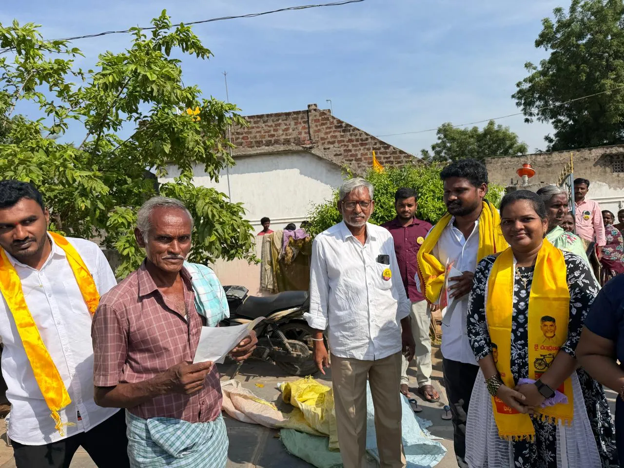 తెలుగురాయపురంలో టీడీపీ అభ్యర్థి విస్తృత ప్రచారం..