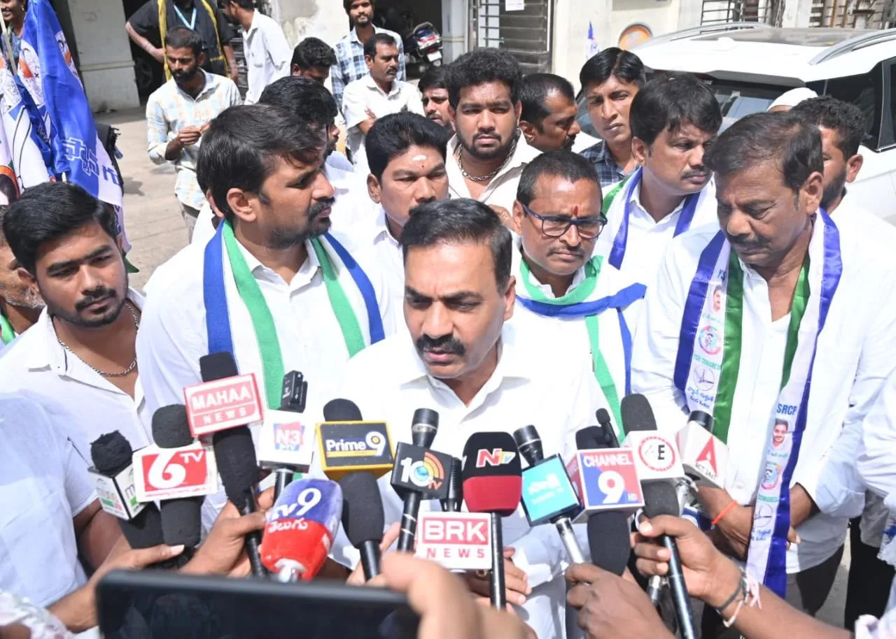 వైఎస్సార్‌సీపీ అభ్యర్థులను భారీ మెజార్టీతో గెలిపించండి