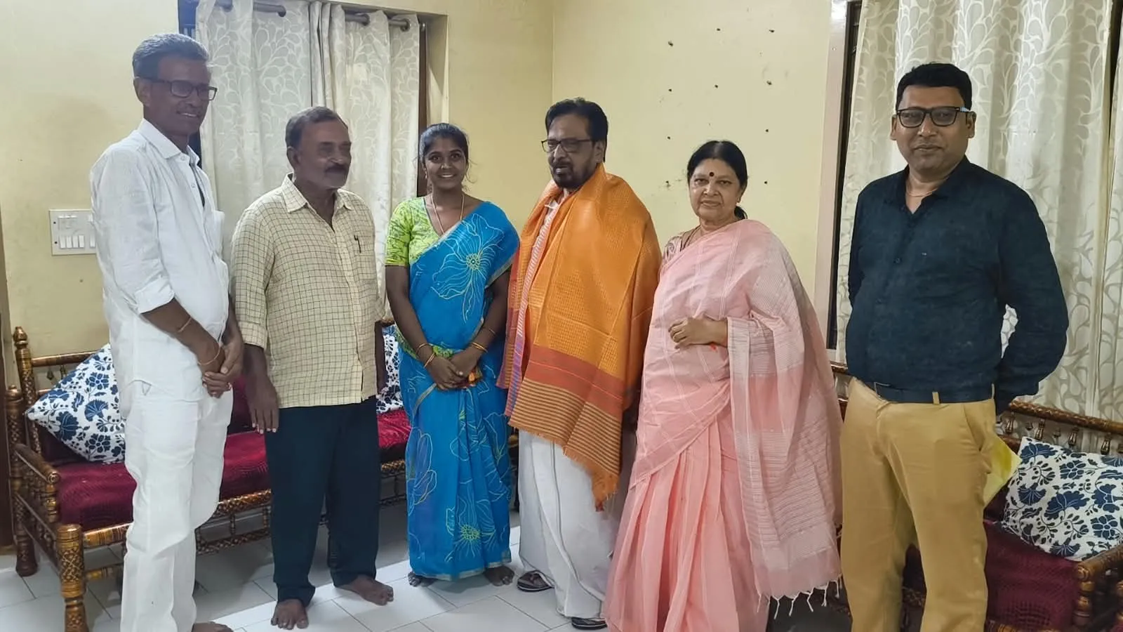 ప్రచారంలో దూసుకుపోతున్న టీడీపీ జడ్పీటీసీ అభ్యర్థి అరవ లిఖిత.
