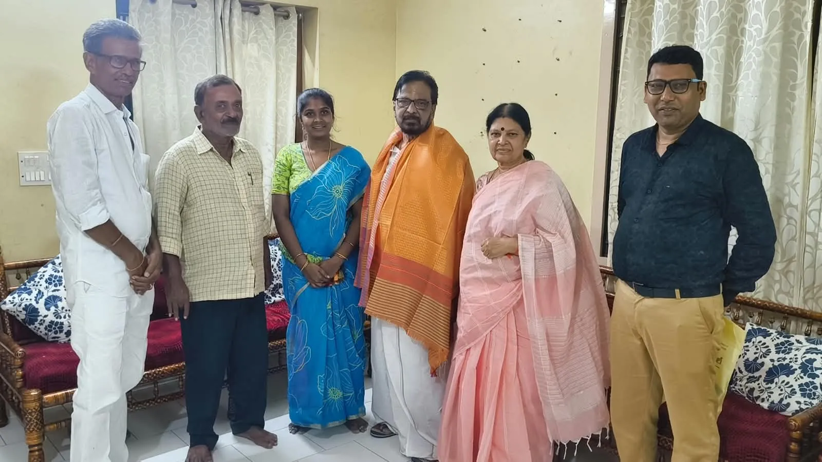 ప్రచారంలో దూసుకుపోతున్న టీడీపీ జడ్పీటీసీ అభ్యర్థి అరవ లిఖిత.