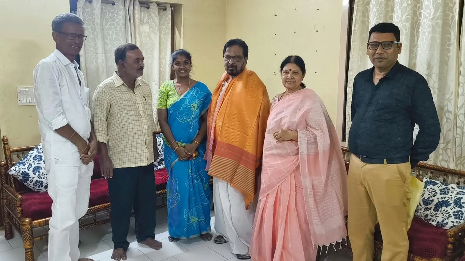 ప్రచారంలో దూసుకుపోతున్న టీడీపీ జడ్పీటీసీ అభ్యర్థి అరవ లిఖిత.